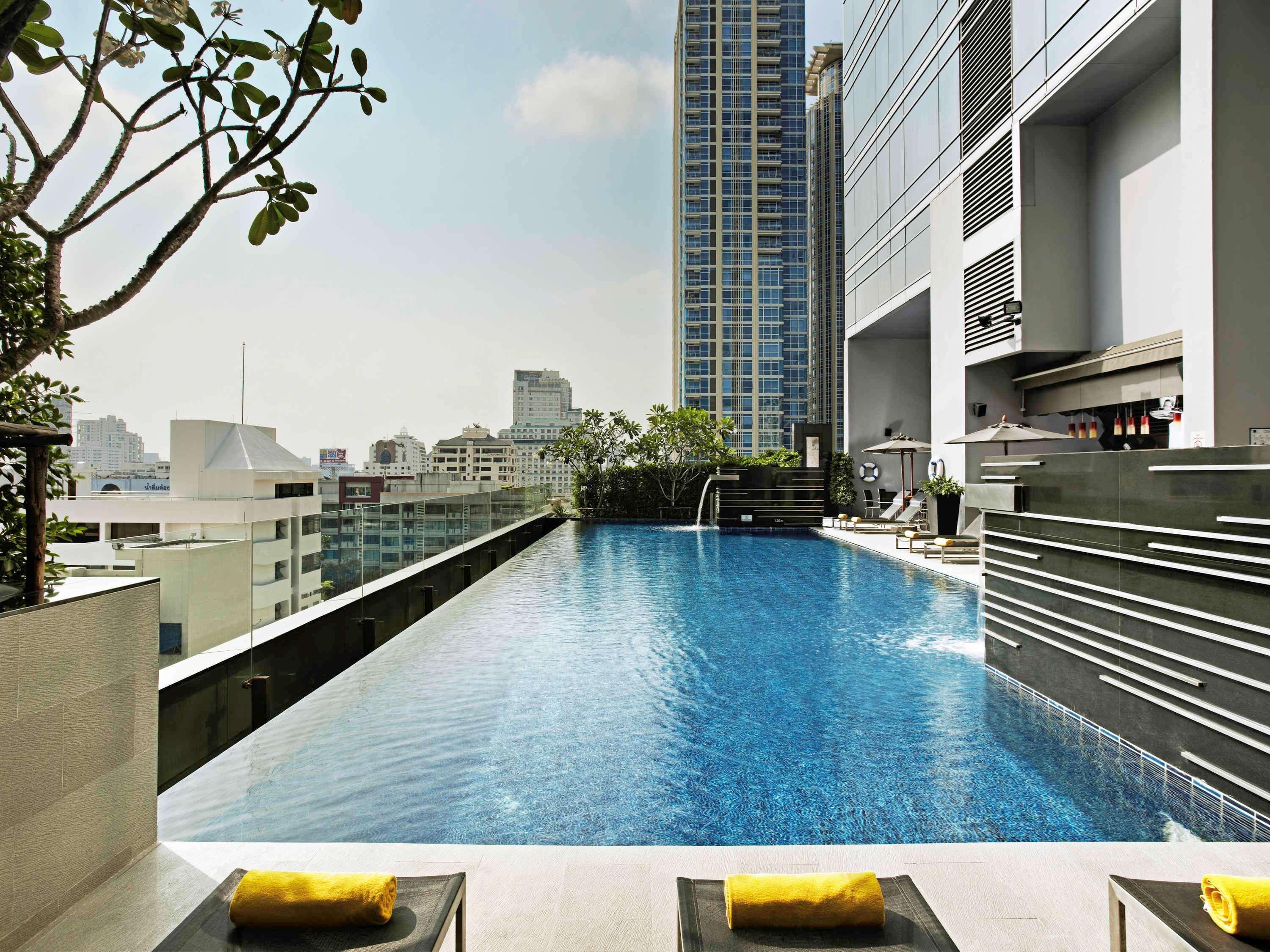 Four Points By Sheraton Bangkok Ploenchit - Formerly Novotel Bangkok Ploenchit Exterior foto