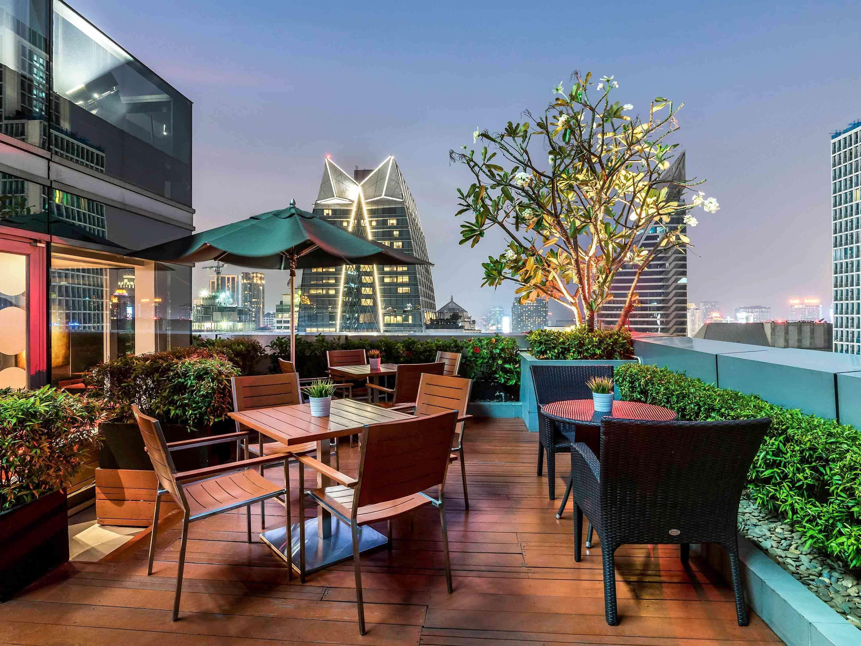 Four Points By Sheraton Bangkok Ploenchit - Formerly Novotel Bangkok Ploenchit Exterior foto