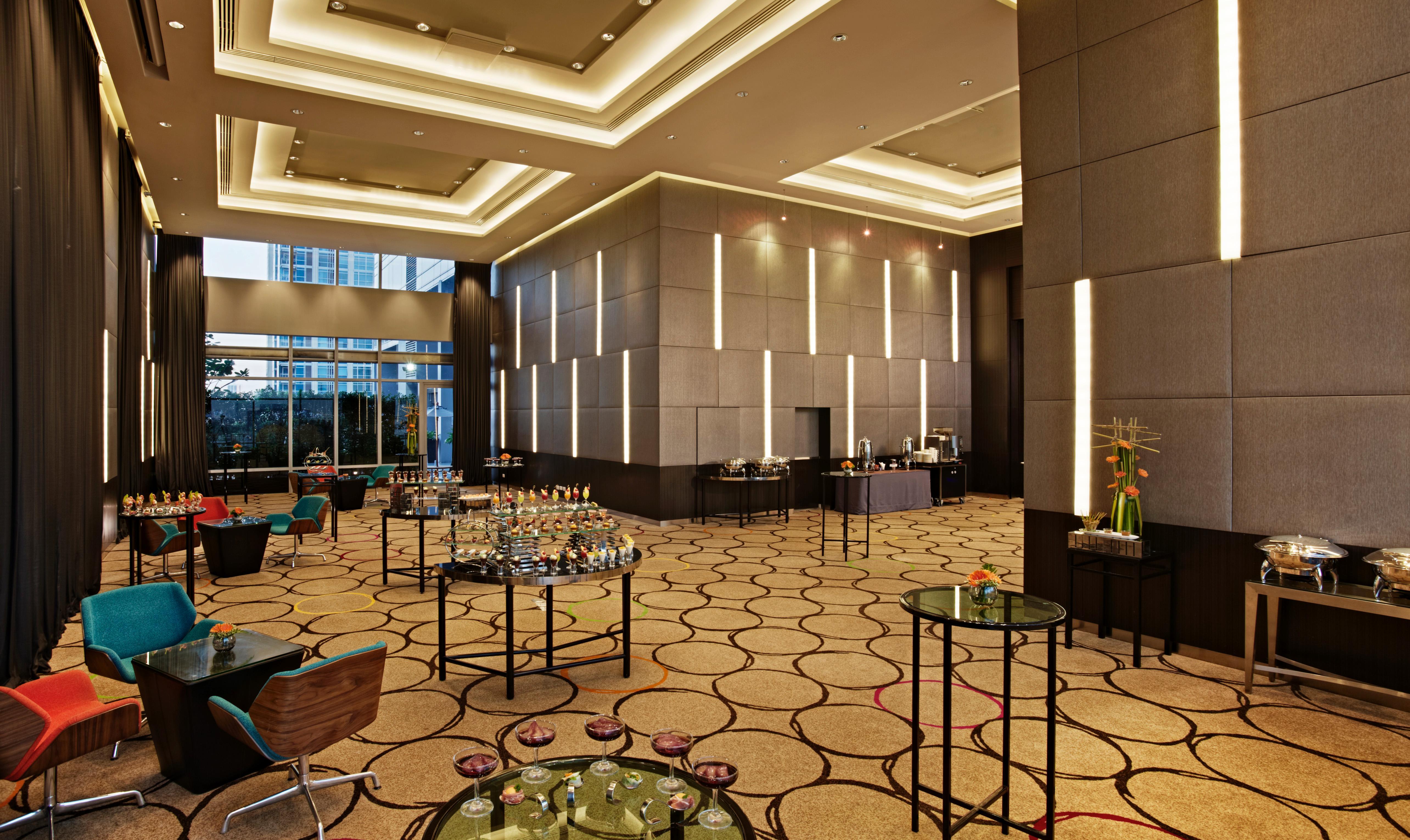 Four Points By Sheraton Bangkok Ploenchit - Formerly Novotel Bangkok Ploenchit Exterior foto